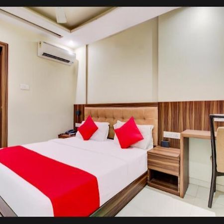 Hotel Emerald Near T2 International Airport 孟买 外观 照片