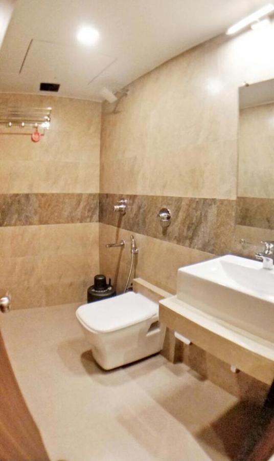Hotel Emerald Near T2 International Airport 孟买 外观 照片