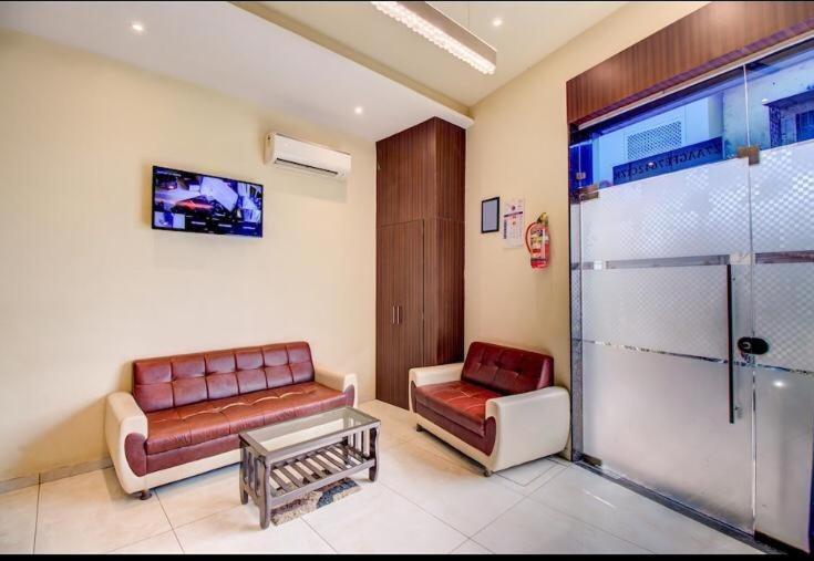 Hotel Emerald Near T2 International Airport 孟买 外观 照片
